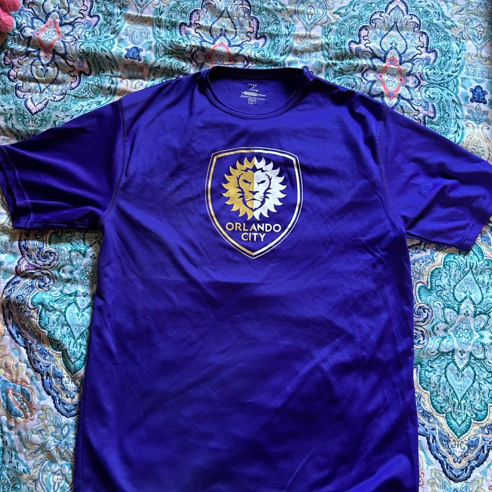 Orlando City Unisex size Large Shirt
